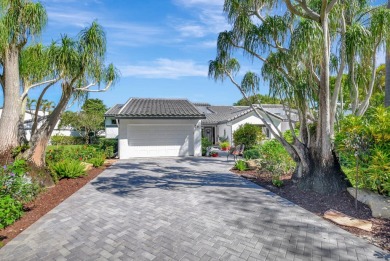 Welcome to the crown jewel of Villas in Hunters Run. This on Delray Dunes Golf and Country Club in Florida - for sale on GolfHomes.com, golf home, golf lot