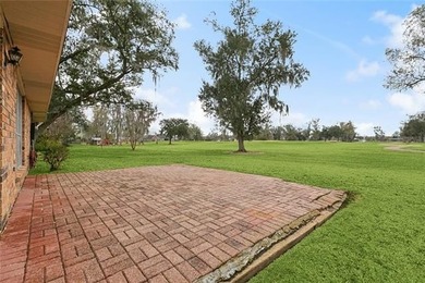This spacious well maintained three bedroom, two bathroom homes on Willowdale Country Club in Louisiana - for sale on GolfHomes.com, golf home, golf lot