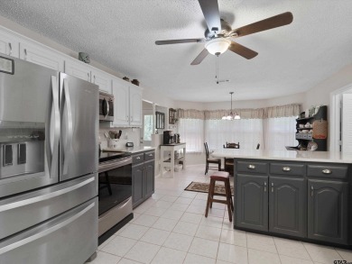 Charming 3-Bedroom Retreat in Holly Lake Ranch - Peace, Privacy on Holly Lake Ranch Golf Club in Texas - for sale on GolfHomes.com, golf home, golf lot