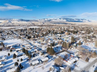 Well-maintained 3-bedroom, 2-bathroom home on corner lotplete on Old Baldy Golf Course in Montana - for sale on GolfHomes.com, golf home, golf lot