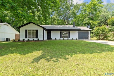 Beautifully renovated and filled with natural light, this 3 bed on Huntsville Country Club in Alabama - for sale on GolfHomes.com, golf home, golf lot