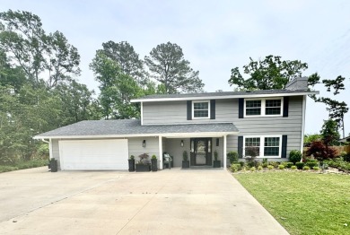 Beautifully Renovated 4-Bedroom Home on Golf Course in Country on Idabel Country Club in Oklahoma - for sale on GolfHomes.com, golf home, golf lot