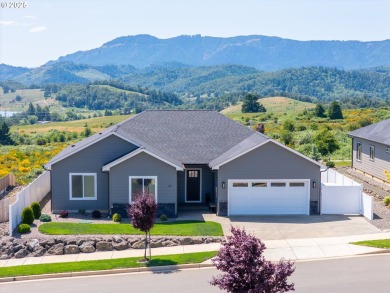 Beautiful newer construction in the desirable Fairway Ridge on Oak Hills Golf Club / Umpqua Golf Resort in Oregon - for sale on GolfHomes.com, golf home, golf lot