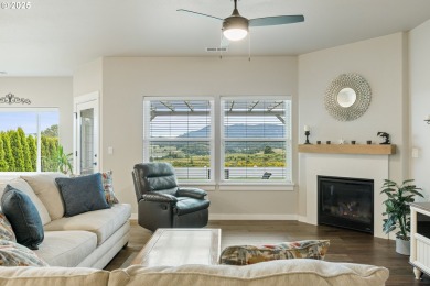 Beautiful newer construction in the desirable Fairway Ridge on Oak Hills Golf Club / Umpqua Golf Resort in Oregon - for sale on GolfHomes.com, golf home, golf lot