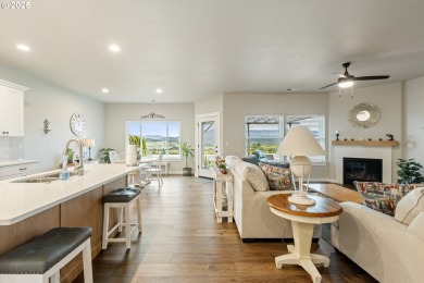 Beautiful newer construction in the desirable Fairway Ridge on Oak Hills Golf Club / Umpqua Golf Resort in Oregon - for sale on GolfHomes.com, golf home, golf lot
