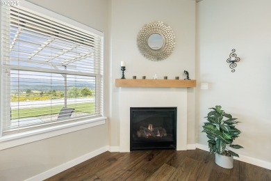 Beautiful newer construction in the desirable Fairway Ridge on Oak Hills Golf Club / Umpqua Golf Resort in Oregon - for sale on GolfHomes.com, golf home, golf lot