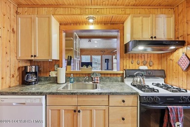 Discover this beautifully Split Rock Cottage, perfectly situated on Split Rock Resort and Country Club in Pennsylvania - for sale on GolfHomes.com, golf home, golf lot