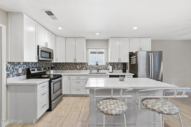 Beautifully remodeled, move-in-ready home in the active adult on Cottonwood Country Club in Arizona - for sale on GolfHomes.com, golf home, golf lot