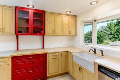 179 Hurricane Ridge Drive on SunLand Golf and Country Club in Washington - for sale on GolfHomes.com, golf home, golf lot