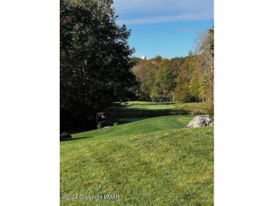 MOTIVATED SELLER. Enjoy this maintenance free lifestyle. Country on Country Club of the Poconos Golf Course in Pennsylvania - for sale on GolfHomes.com, golf home, golf lot