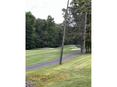 MOTIVATED SELLER. Enjoy this maintenance free lifestyle. Country on Country Club of the Poconos Golf Course in Pennsylvania - for sale on GolfHomes.com, golf home, golf lot