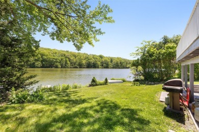 BOAT! SWIM! FISH! TENNIS! GOLF!
Experience the ultimate on Putnam National Golf in New York - for sale on GolfHomes.com, golf home, golf lot