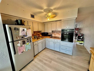 This well-maintained 2 bed, 2 bath condo offers 1,100 sq. ft. of on On Top Of The World Golf Course in Florida - for sale on GolfHomes.com, golf home, golf lot