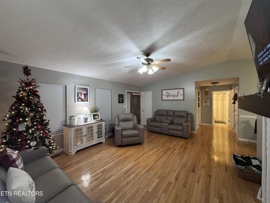 WELCOME TO BEAN STATION TN! YOU JUST CAN'T BEAT THE LOCATION ON on Clinchview Golf and Country Club in Tennessee - for sale on GolfHomes.com, golf home, golf lot