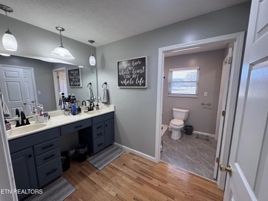 WELCOME TO BEAN STATION TN! YOU JUST CAN'T BEAT THE LOCATION ON on Clinchview Golf and Country Club in Tennessee - for sale on GolfHomes.com, golf home, golf lot