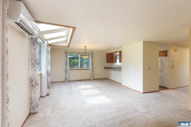 Enjoy easy living in this charming, nicely updated, 2 bed, 2 on SunLand Golf and Country Club in Washington - for sale on GolfHomes.com, golf home, golf lot