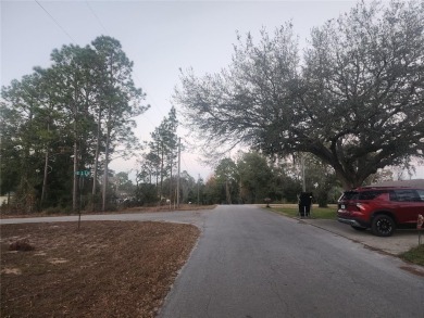 Great location, partially cleared corner lot on the Williston on Williston Highlands Golf and Country Club in Florida - for sale on GolfHomes.com, golf home, golf lot