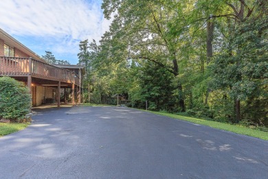 This all brick rancher with a finished basement is only minutes on Concord Golf Club in Tennessee - for sale on GolfHomes.com, golf home, golf lot