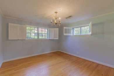 This all brick rancher with a finished basement is only minutes on Concord Golf Club in Tennessee - for sale on GolfHomes.com, golf home, golf lot