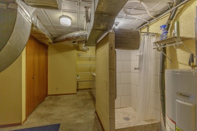 This all brick rancher with a finished basement is only minutes on Concord Golf Club in Tennessee - for sale on GolfHomes.com, golf home, golf lot