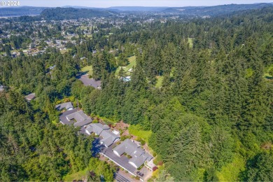 Calling all golfers and anyone looking for a beautiful condo in on Longview Country Club in Washington - for sale on GolfHomes.com, golf home, golf lot