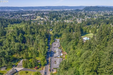 Calling all golfers and anyone looking for a beautiful condo in on Longview Country Club in Washington - for sale on GolfHomes.com, golf home, golf lot