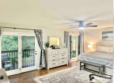 Recently renovated townhome with a bright, modern and open floor on Rumbling Bald Resort on Lake Lure in North Carolina - for sale on GolfHomes.com, golf home, golf lot