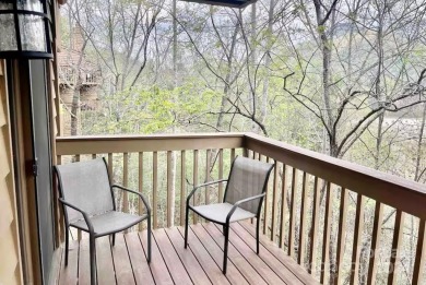 Recently renovated townhome with a bright, modern and open floor on Rumbling Bald Resort on Lake Lure in North Carolina - for sale on GolfHomes.com, golf home, golf lot