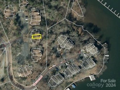 Recently renovated townhome with a bright, modern and open floor on Rumbling Bald Resort on Lake Lure in North Carolina - for sale on GolfHomes.com, golf home, golf lot