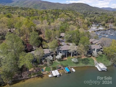 Recently renovated townhome with a bright, modern and open floor on Rumbling Bald Resort on Lake Lure in North Carolina - for sale on GolfHomes.com, golf home, golf lot