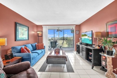 Welcome to this charming, fully furnished 1-bedroom, 1.5-bath on Palm-Aire Country Club and Resort - The Oaks in Florida - for sale on GolfHomes.com, golf home, golf lot
