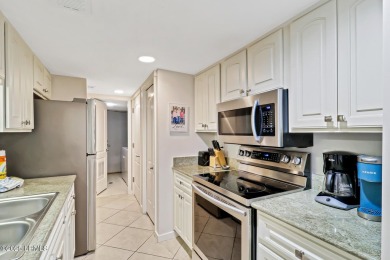 Beautifully updated 2BR end-unit townhome in one of Sea Pines' on Harbour Town Golf Links in South Carolina - for sale on GolfHomes.com, golf home, golf lot