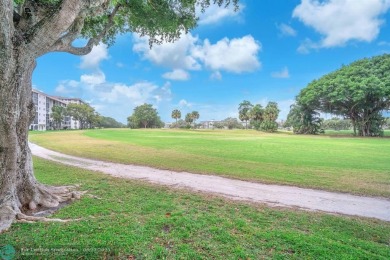 Welcome to this charming, fully furnished 1-bedroom, 1.5-bath on Palm-Aire Country Club and Resort - The Oaks in Florida - for sale on GolfHomes.com, golf home, golf lot