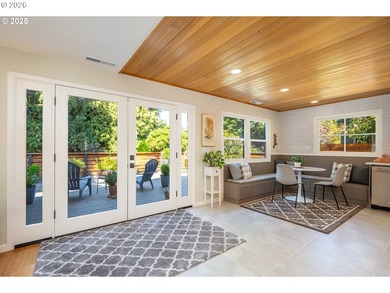 Discover timeless design and modern comfort in this stunning on  in Oregon - for sale on GolfHomes.com, golf home, golf lot