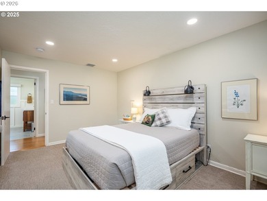 Discover timeless design and modern comfort in this stunning on  in Oregon - for sale on GolfHomes.com, golf home, golf lot