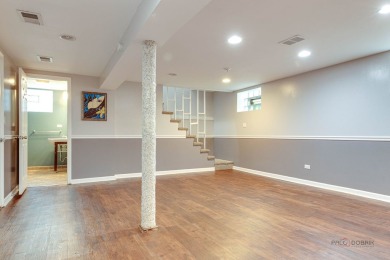 A rare opportunity to own a home in a City with a suburban on Edgebrook Golf Course in Illinois - for sale on GolfHomes.com, golf home, golf lot