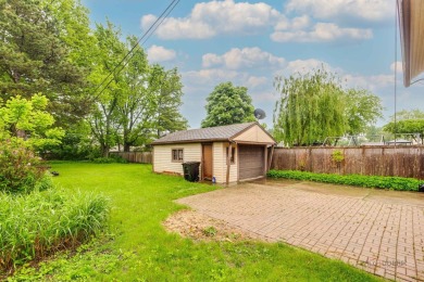 A rare opportunity to own a home in a City with a suburban on Edgebrook Golf Course in Illinois - for sale on GolfHomes.com, golf home, golf lot