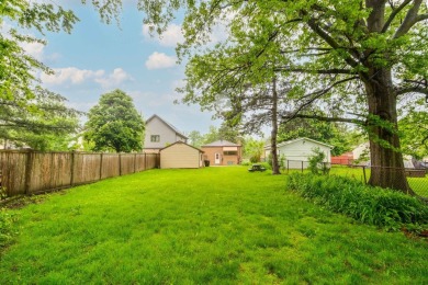 A rare opportunity to own a home in a City with a suburban on Edgebrook Golf Course in Illinois - for sale on GolfHomes.com, golf home, golf lot