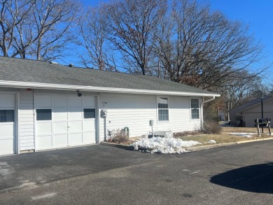 Lovely Oakmont, bright and sunny. This condo features updated on Leisure Village Golf Course in New York - for sale on GolfHomes.com, golf home, golf lot