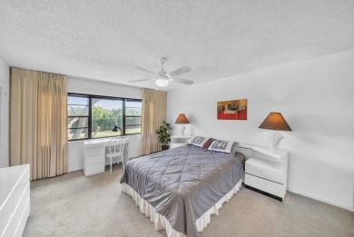 Welcome to this bright and spacious 2-bedroom, 2-bath condo on Hunters Run Golf and Country Club in Florida - for sale on GolfHomes.com, golf home, golf lot