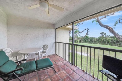 Welcome to this bright and spacious 2-bedroom, 2-bath condo on Hunters Run Golf and Country Club in Florida - for sale on GolfHomes.com, golf home, golf lot