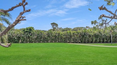 Welcome to this bright and spacious 2-bedroom, 2-bath condo on Hunters Run Golf and Country Club in Florida - for sale on GolfHomes.com, golf home, golf lot