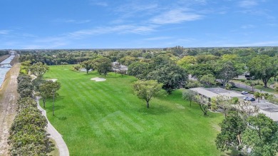 Welcome to this bright and spacious 2-bedroom, 2-bath condo on Hunters Run Golf and Country Club in Florida - for sale on GolfHomes.com, golf home, golf lot