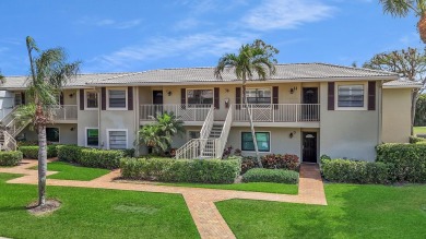 Welcome to this bright and spacious 2-bedroom, 2-bath condo on Hunters Run Golf and Country Club in Florida - for sale on GolfHomes.com, golf home, golf lot