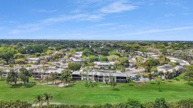 Welcome to this bright and spacious 2-bedroom, 2-bath condo on Hunters Run Golf and Country Club in Florida - for sale on GolfHomes.com, golf home, golf lot