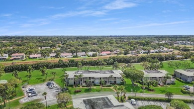 Welcome to this bright and spacious 2-bedroom, 2-bath condo on Hunters Run Golf and Country Club in Florida - for sale on GolfHomes.com, golf home, golf lot