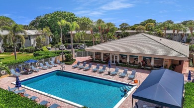 Welcome to this bright and spacious 2-bedroom, 2-bath condo on Hunters Run Golf and Country Club in Florida - for sale on GolfHomes.com, golf home, golf lot
