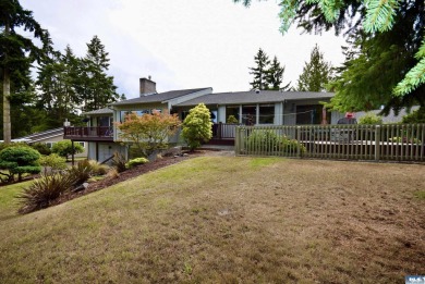 Stunning, contemporary house in Sunland, on premier lot with on SunLand Golf and Country Club in Washington - for sale on GolfHomes.com, golf home, golf lot