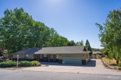 Look no further if you want a slice of paradise with this ranch on Oak Tree Country Club in California - for sale on GolfHomes.com, golf home, golf lot