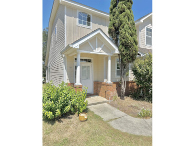 This well-maintained end-unit townhome features an open floor on  in Florida - for sale on GolfHomes.com, golf home, golf lot